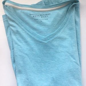 Banana Republic Mens Soft-Wash V-Neck T-Shirt